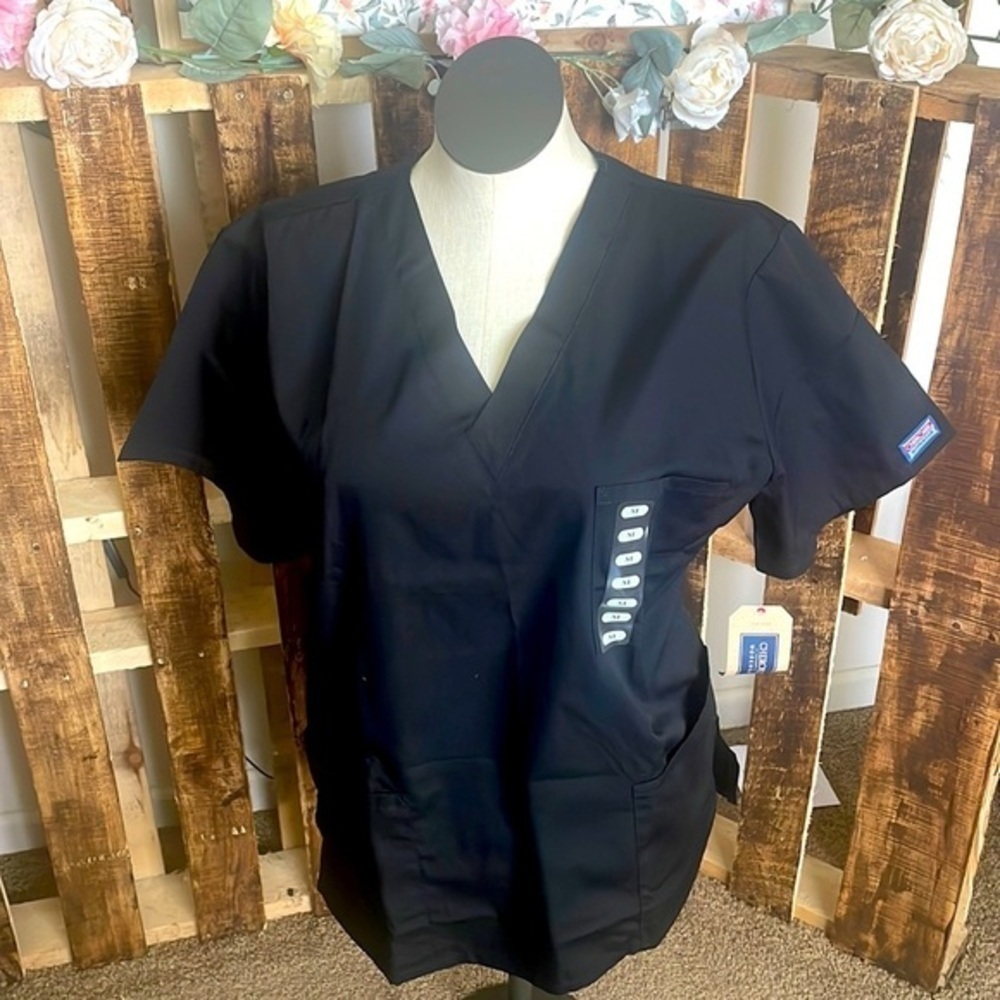 Cherokee workwear scrubs unisex black VNeck short sleeve traditional shirt top M